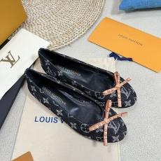 Louis Vuitton Flat Shoes